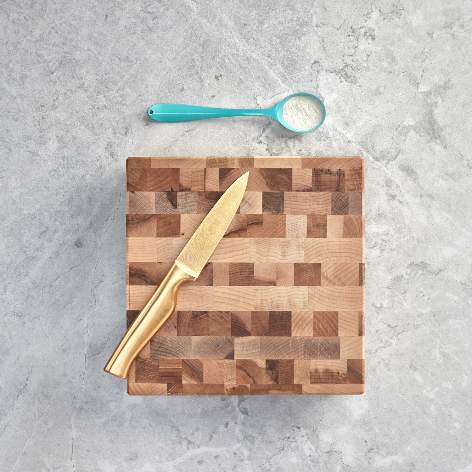 Butcher block with rubber feet (8 x 8 x 2 in)