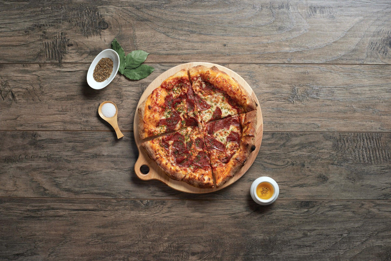 Planche à découper pour pizza (8 x 12 x 0.75 po)- blanc par rouGe personnalisable avec votre logo