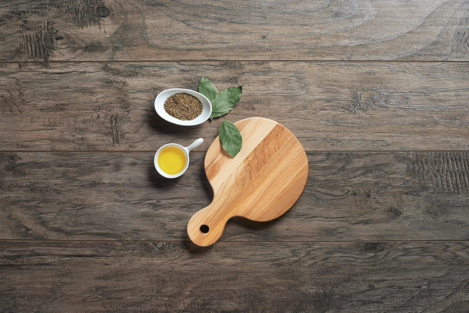 Apple cutting board (7 x 10 x 0.75 in)