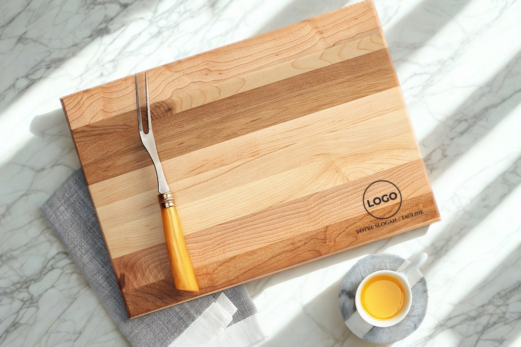 Planche à découper utilitaire (12 x 16 x 0.75 po)- en bois d’érable naturel, personnalisation professionnelle incluse, cadeau corporatif distinctif, fabrication locale